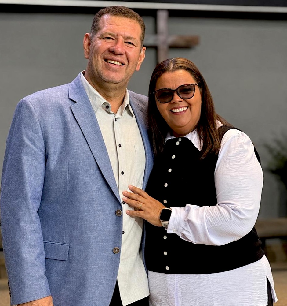 Missionário Elton Teixeira Chaga e Missionária Cleides Tito Chaga